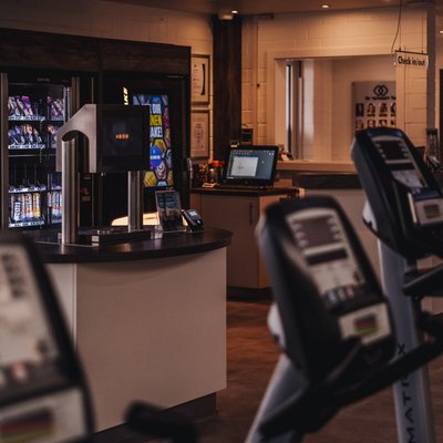 Tatkraft_Fitnessstudio_Neunhaus_Empfang_4