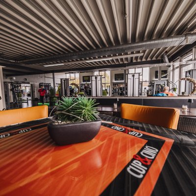 Tatkraft_Fitnessstudio_Neunhaus_Empfang